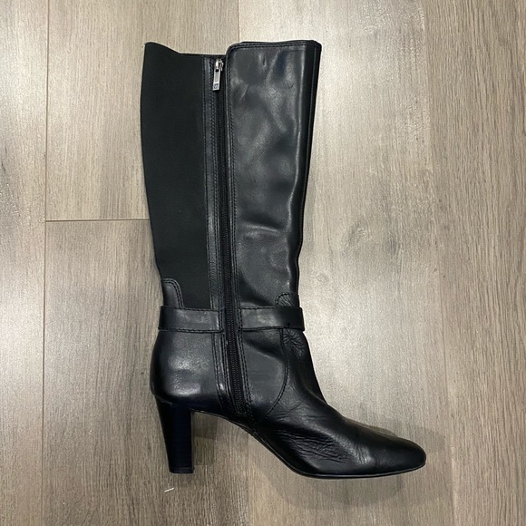 Anne Klein Akgael Black Leather Zip Boots - size 7 - Picture 2 of 5